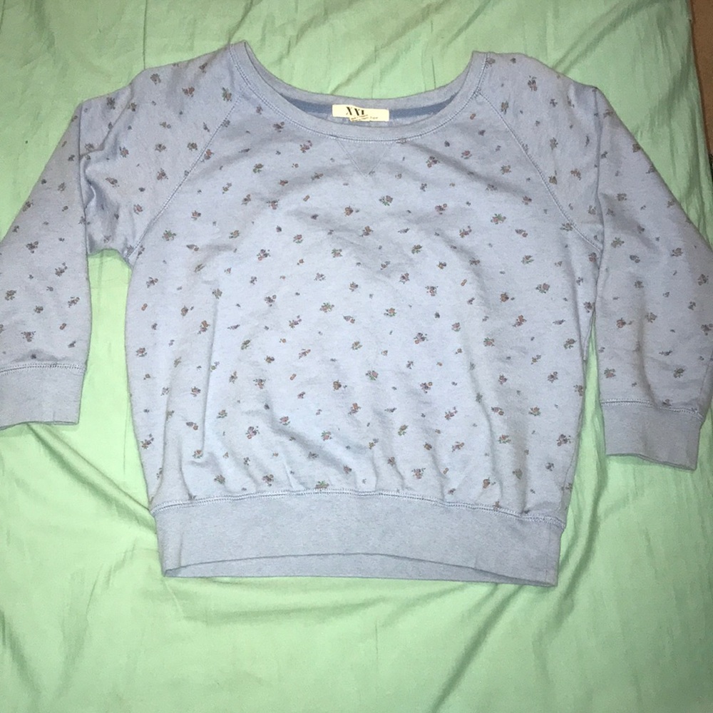 A “sweat shirt” too